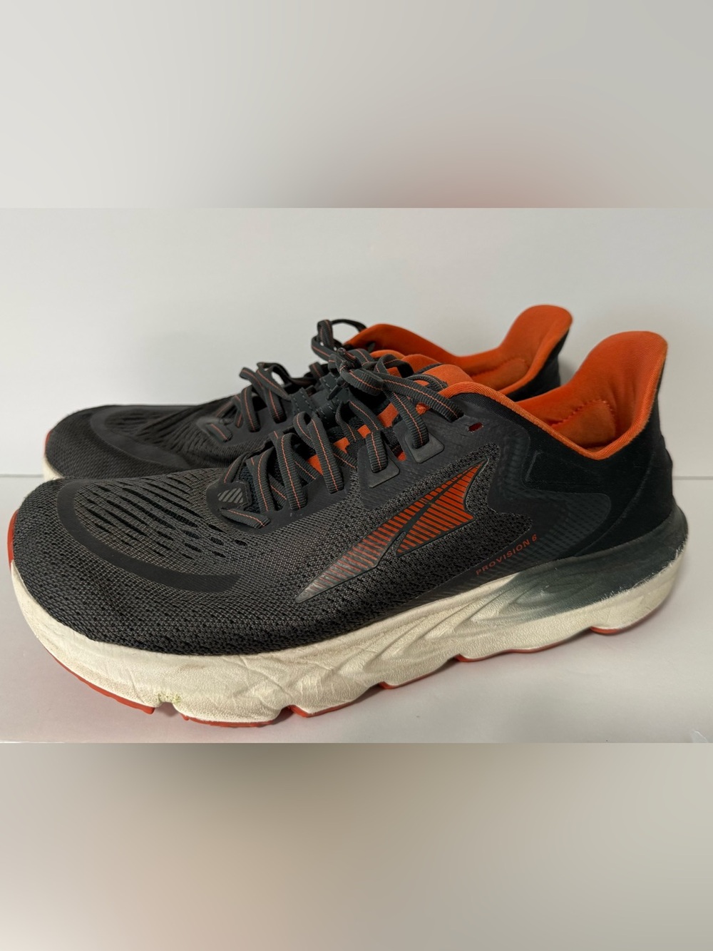 Altar Provision 6 running shoes